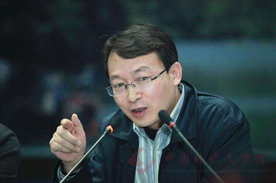 中国现代文学馆研究部主任李洱发言.jpg