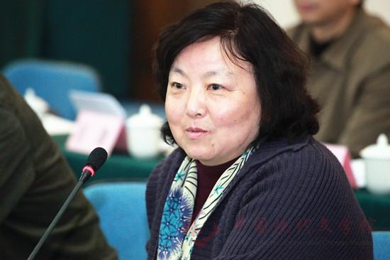 《长江文艺》主编方方发言.jpg